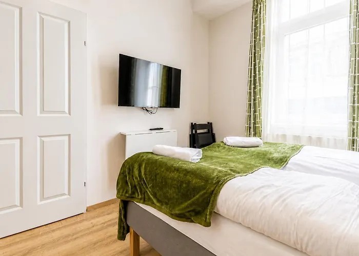 Wiener Stadthalle Boutique - Ideal For Couples Відень