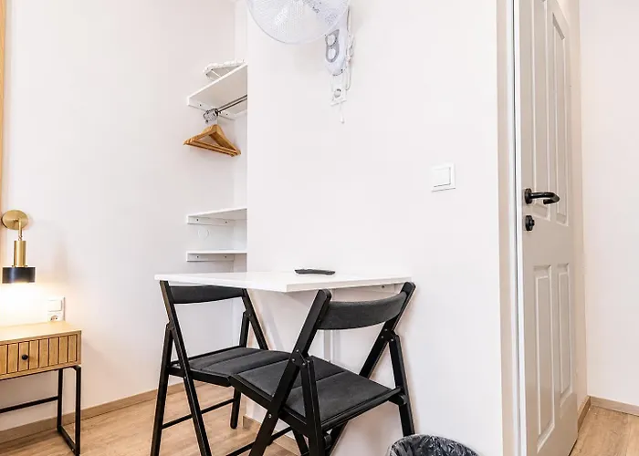Wiener Stadthalle Boutique - Ideal For Couples