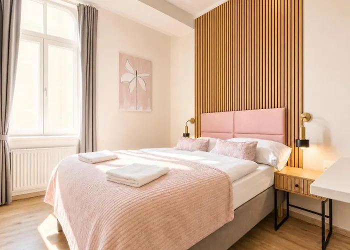 Wiener Stadthalle Boutique - Ideal For Couples Відень