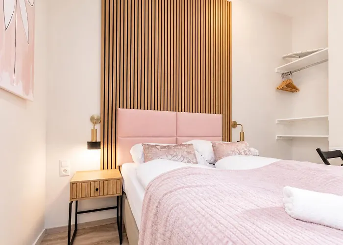 Wiener Stadthalle Boutique - Ideal For Couples *