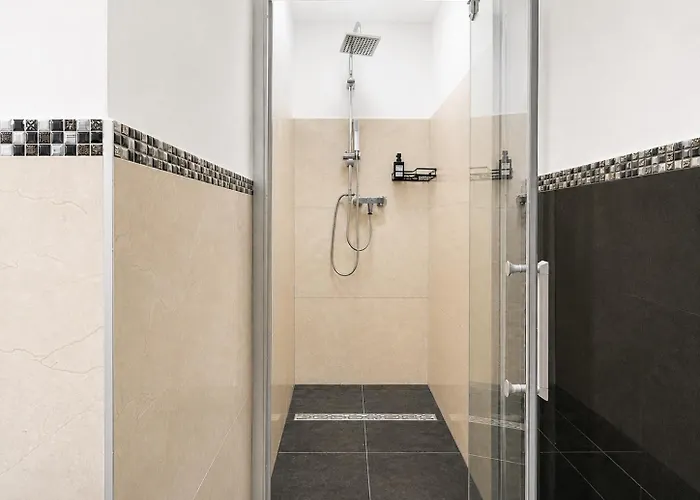 Wiener Stadthalle Boutique - Ideal For Couples