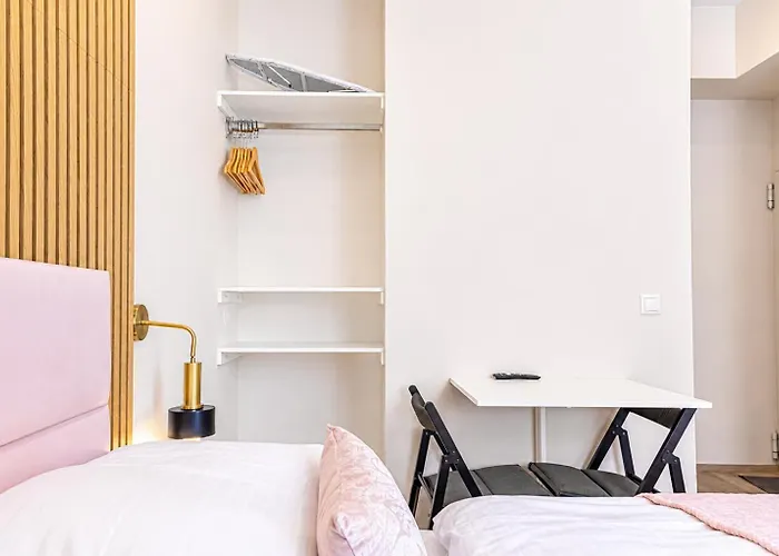Wiener Stadthalle Boutique - Ideal For Couples *