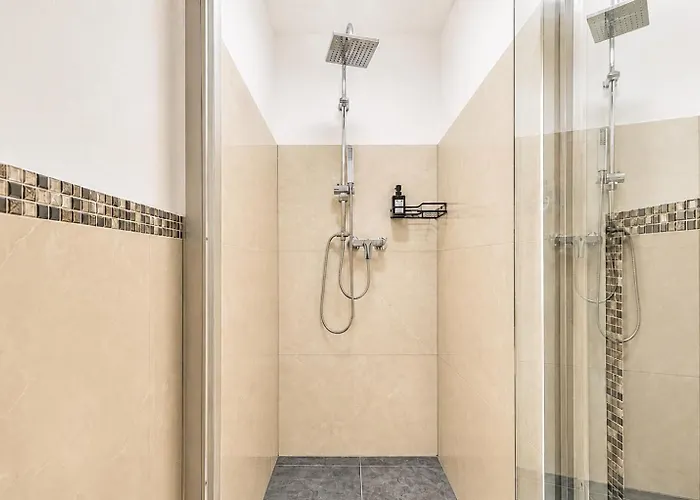 Wiener Stadthalle Boutique - Ideal For Couples Відень