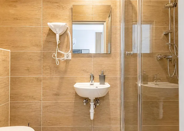 Wiener Stadthalle Boutique - Ideal For Couples *