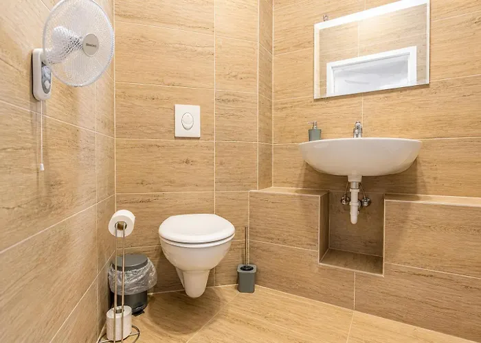 Апартаменти Wiener Stadthalle Boutique - Ideal For Couples *