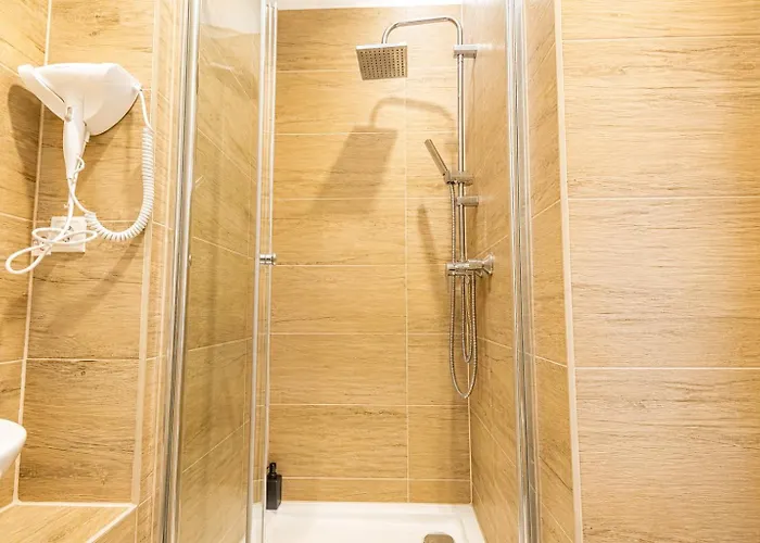 Апартаменти Wiener Stadthalle Boutique - Ideal For Couples *